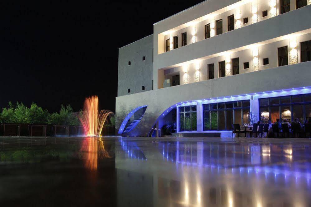 Pik Elegance Hotel Ploieşti Exterior foto