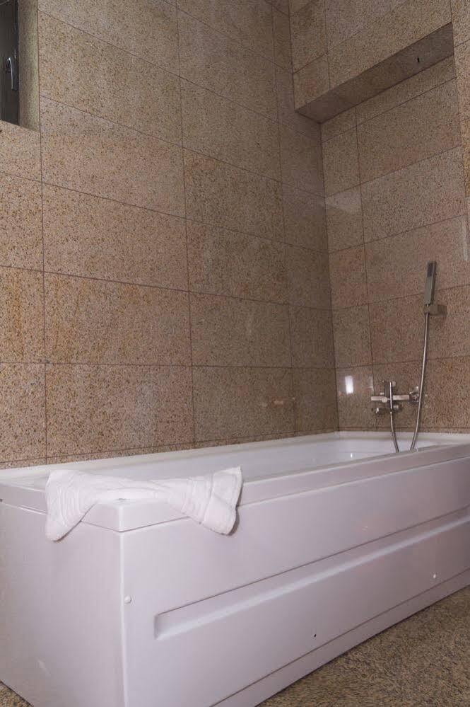 Pik Elegance Hotel Ploieşti Exterior foto