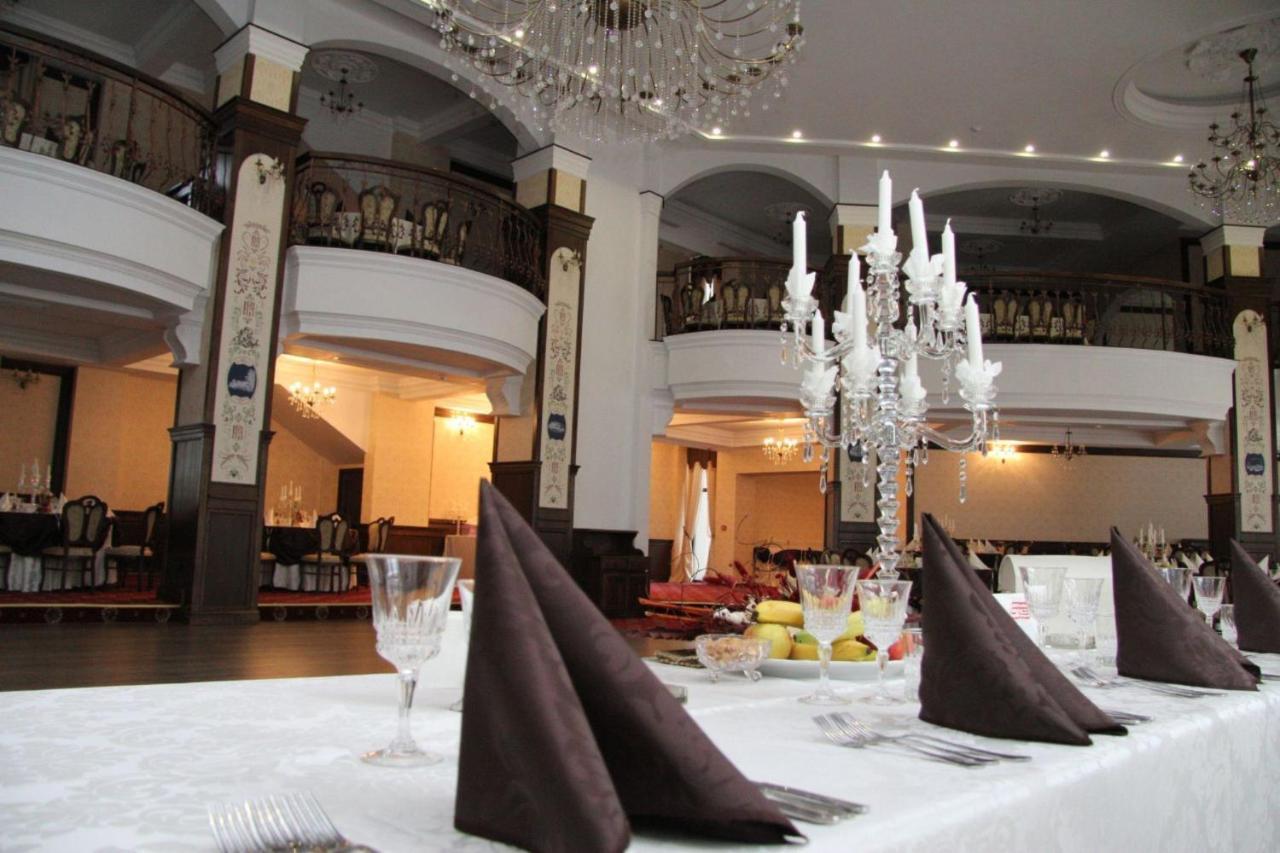 Pik Elegance Hotel Ploieşti Exterior foto