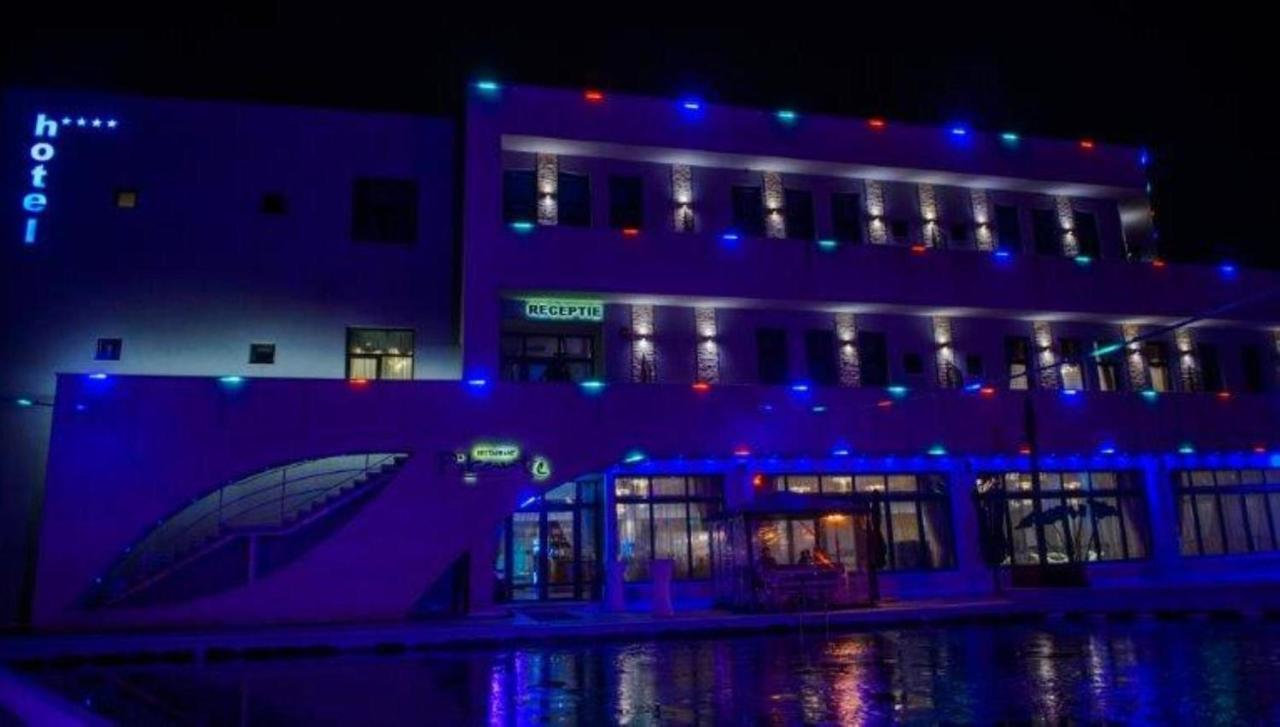 Pik Elegance Hotel Ploieşti Exterior foto